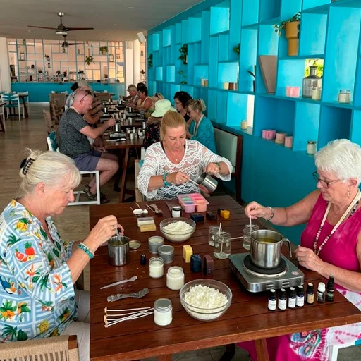 candle making experience for hotels | experiencia de velas artesanales para hoteles